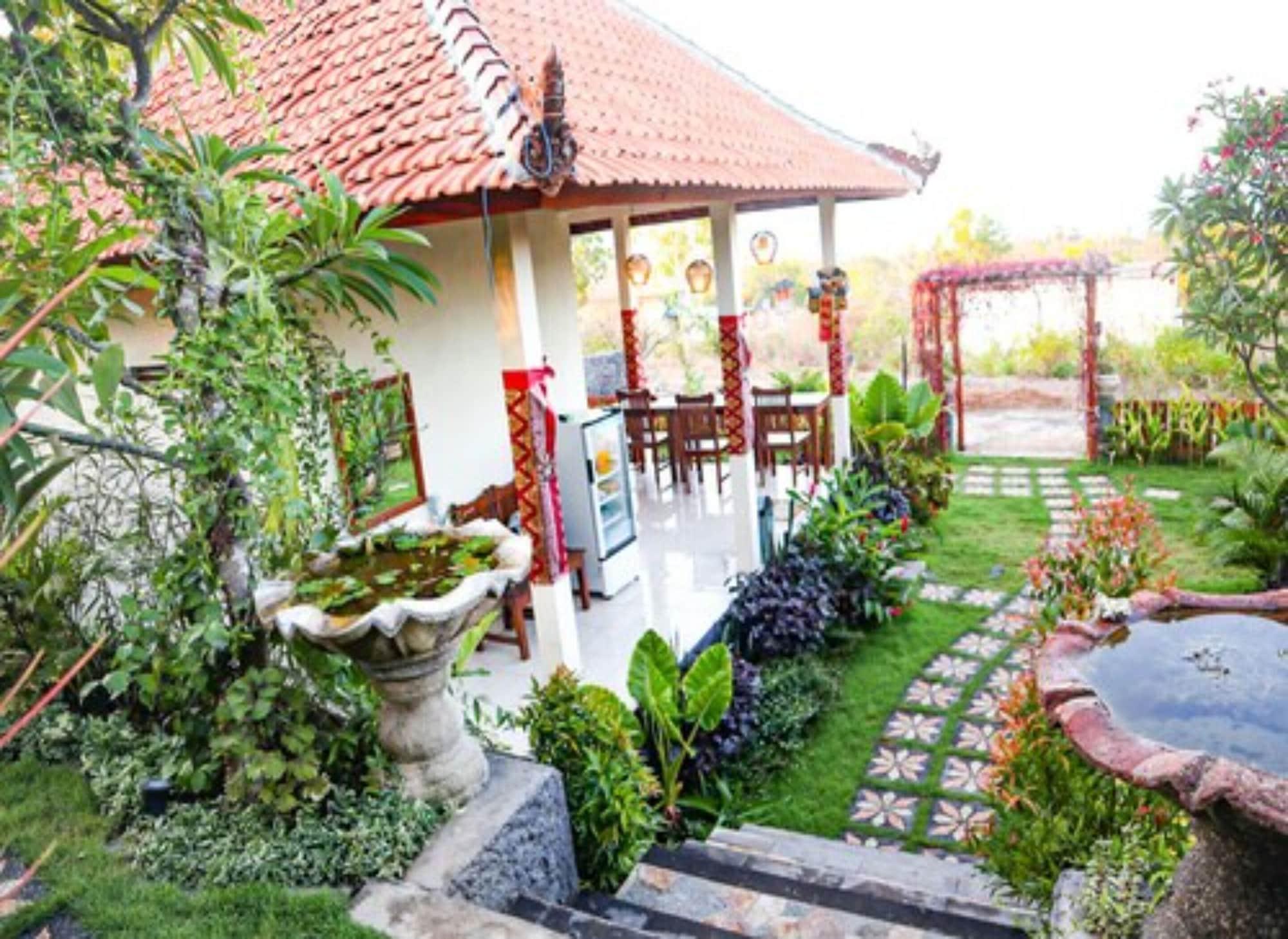 Hotra Hill Cottage Batununggul Exterior photo