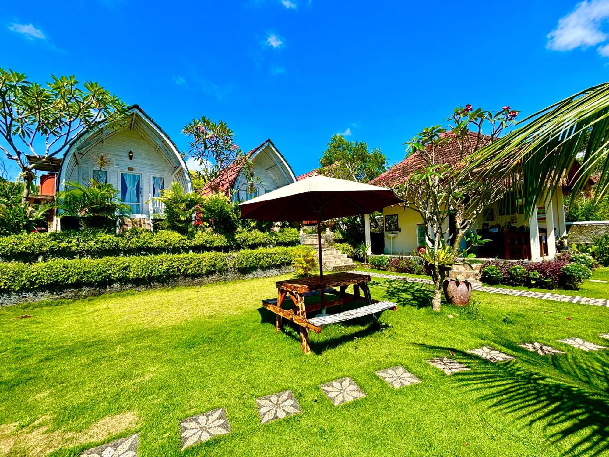 Hotra Hill Cottage Batununggul Exterior photo