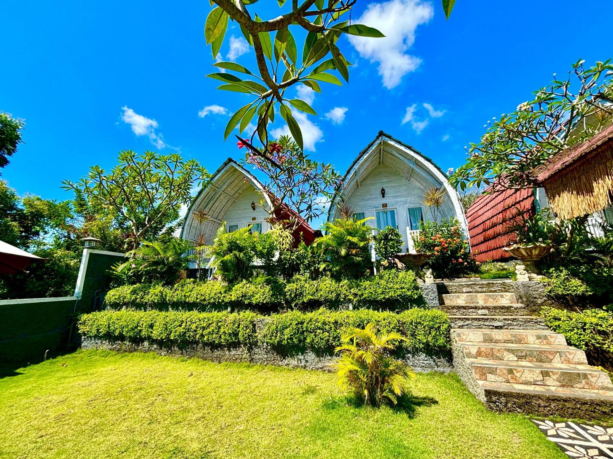 Hotra Hill Cottage Batununggul Exterior photo
