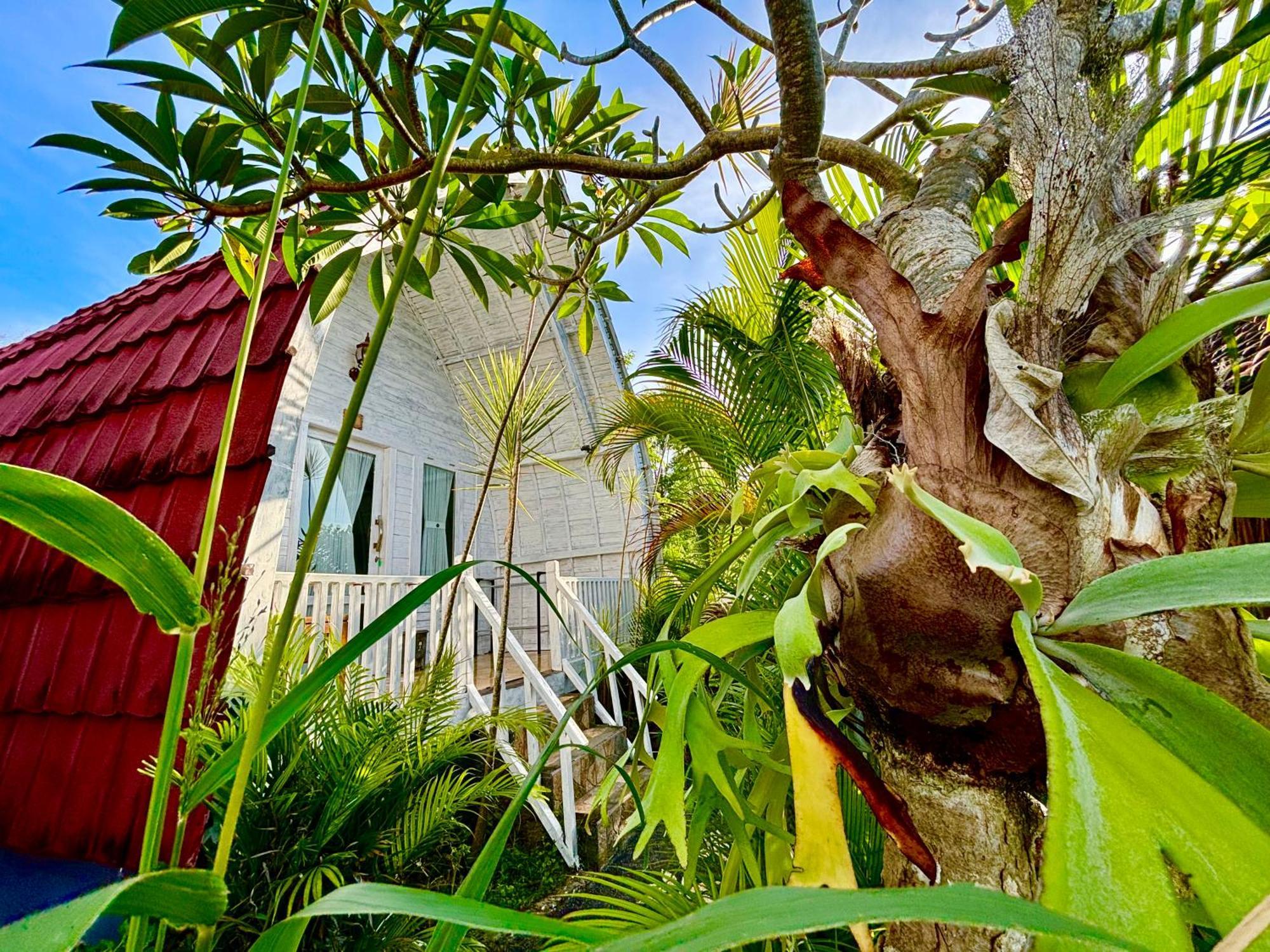 Hotra Hill Cottage Batununggul Exterior photo