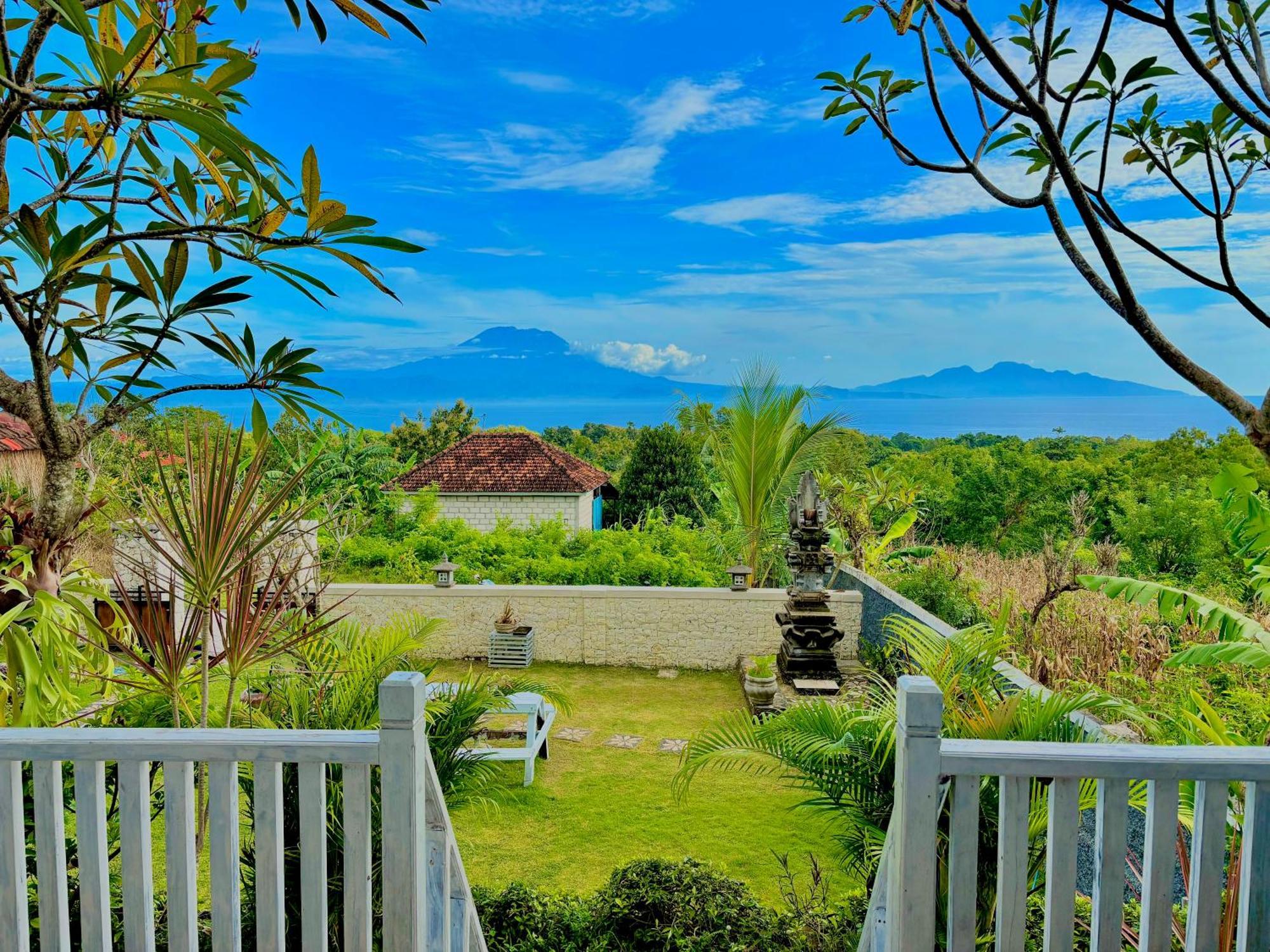 Hotra Hill Cottage Batununggul Exterior photo