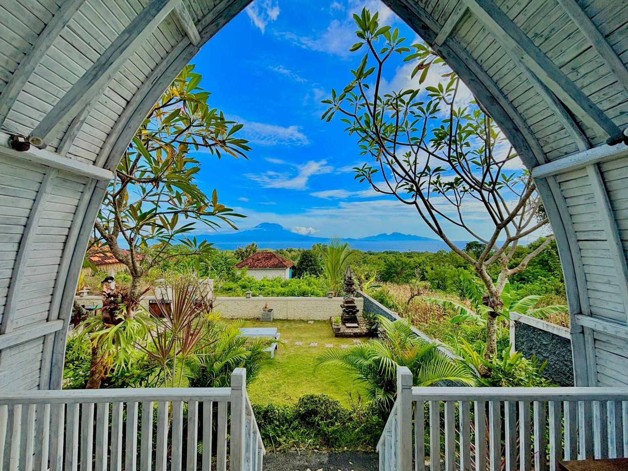 Hotra Hill Cottage Batununggul Exterior photo