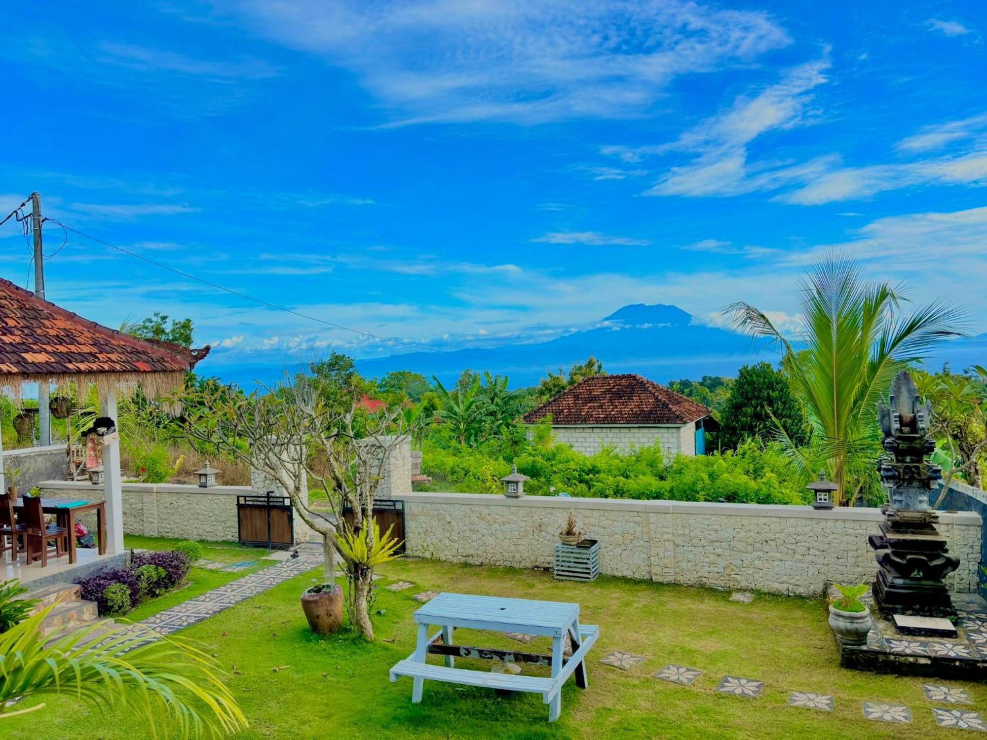 Hotra Hill Cottage Batununggul Exterior photo